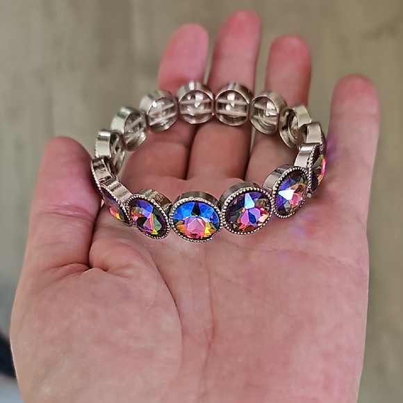 Elegant Multicolor Crystal Bracelet - Picture 4 of 10